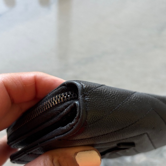 💥🔥YSL❤️❤️ Black Quilted Wallet - Picture 14 of 14